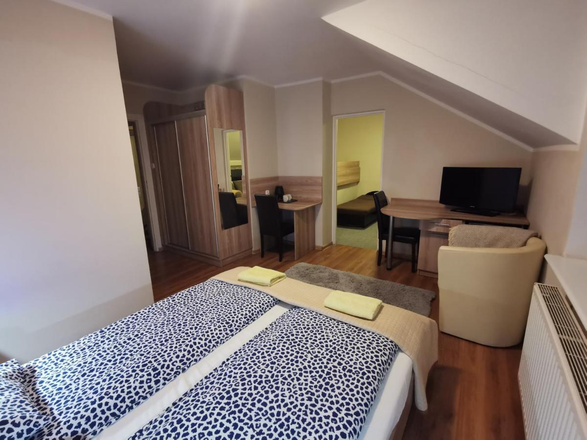 Sympatik Bed & Breakfast Jastrzębia Góra Екстериор снимка